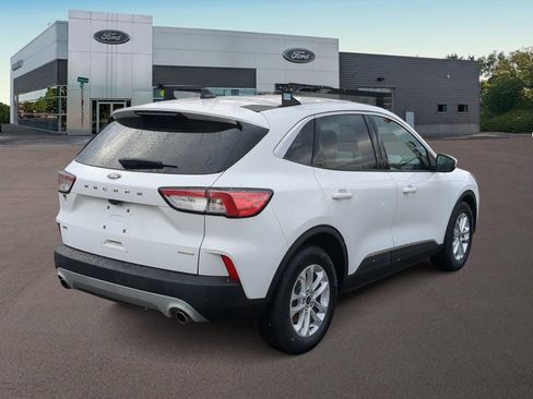 Used 2020 Ford Escape SE image 11
