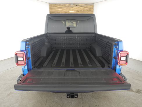 Certified 2021 Jeep Gladiator Mojave image 5