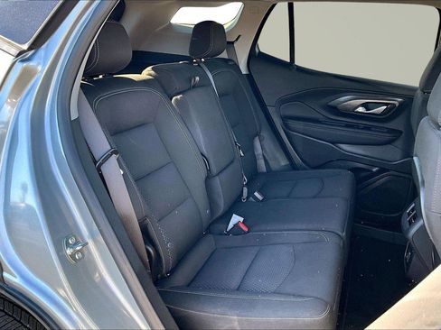 Used 2024 GMC Terrain SLE image 27