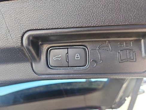 Used 2022 Ford Explorer Platinum w/ Equipment Group 601A image 28