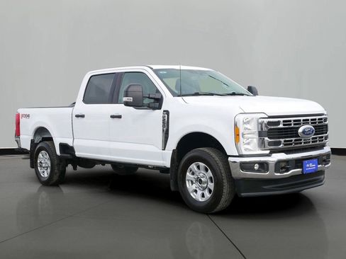 Certified 2023 Ford F250 XLT w/ FX4 Off-Road Package image 4