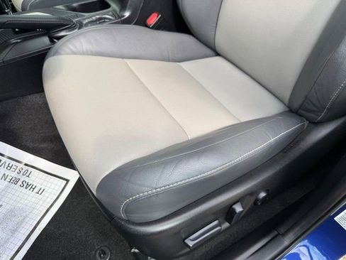 Used 2015 Toyota RAV4 Limited w/ Technology Package AWD/4WD image 17