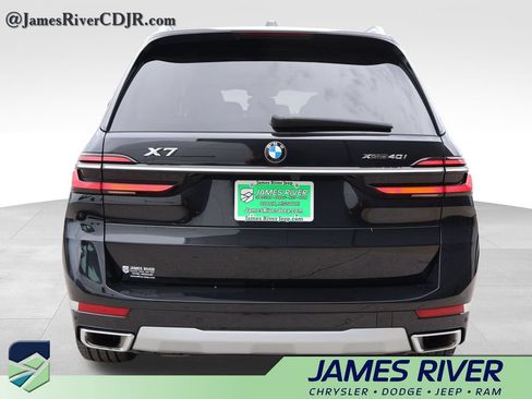 Used 2025 BMW X7 xDrive40i AWD/4WD image 4