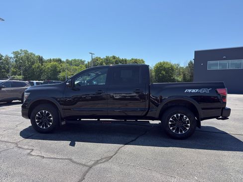 Used 2023 Nissan Titan PRO-4X w/ Pro-4x Convenience Package AWD/4WD image 6
