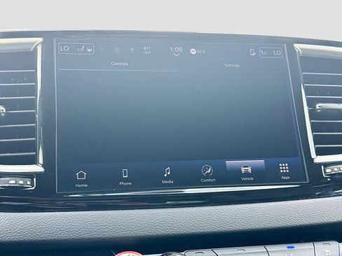 Used 2025 Chrysler Pacifica Select FWD image 29