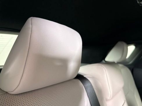 Used 2025 Lexus RX 350 w/ Convenience Package image 33