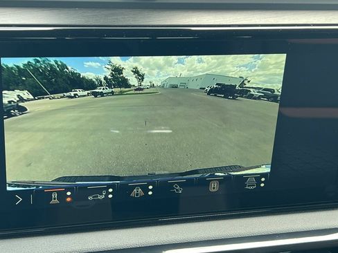 New 2026 GMC Sierra 2500 AT4 w/ AT4 Premium Plus Package AWD/4WD image 16