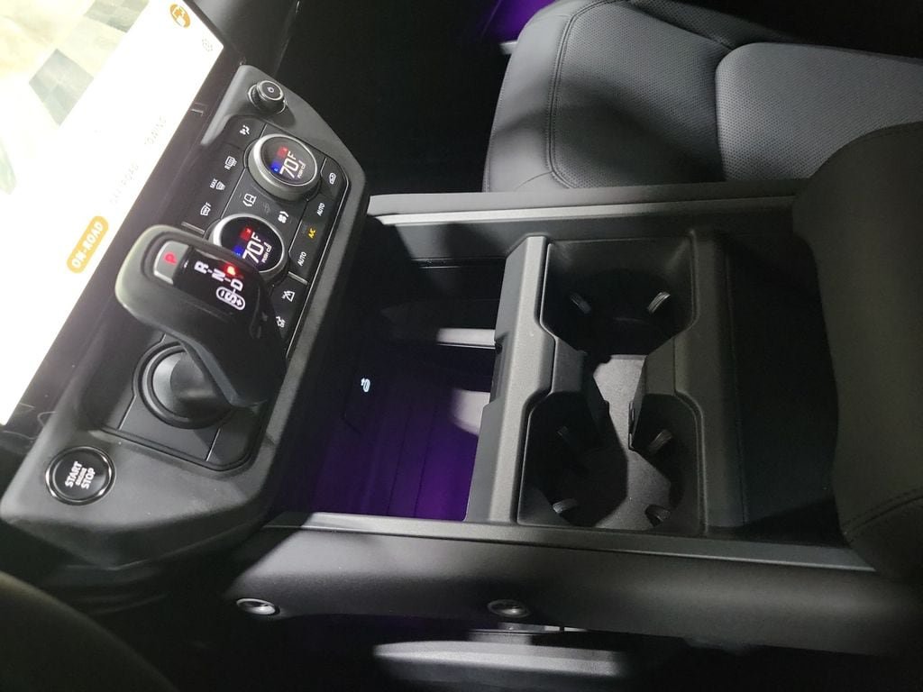 New 2026 Land Rover Defender 110 X-Dynamic SE AWD/4WD image 20