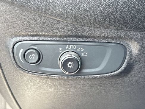 Used 2024 Chevrolet Equinox LT FWD image 29