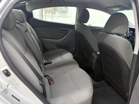 Used 2015 Hyundai Elantra SE w/ Option Group 02 FWD image 21