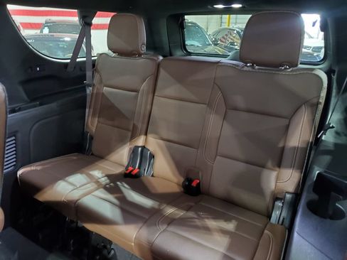 Used 2021 Chevrolet Suburban High Country w/ Premium Package RWD image 25