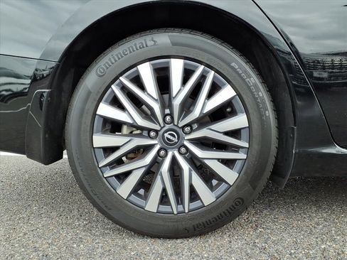 Used 2023 Nissan Altima 2.5 SV w/ SV Premium Package image 19