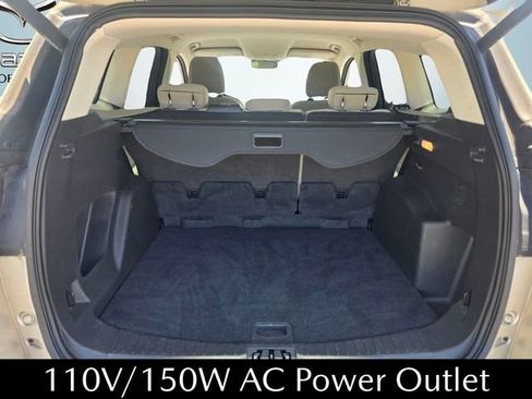Used 2017 Ford Escape SE w/ Equipment Group 201A FWD image 17