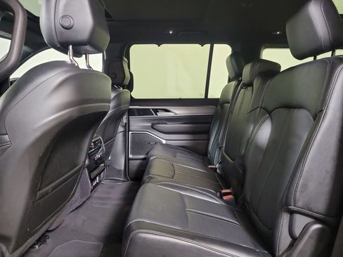 Used 2024 Jeep Wagoneer Series II w/ Convenience Group I AWD/4WD image 23
