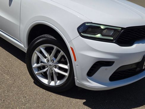Used 2025 Dodge Durango GT AWD/4WD image 9