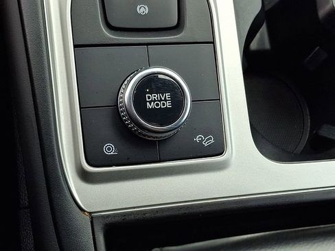 Used 2023 Ford Explorer XLT AWD/4WD image 26