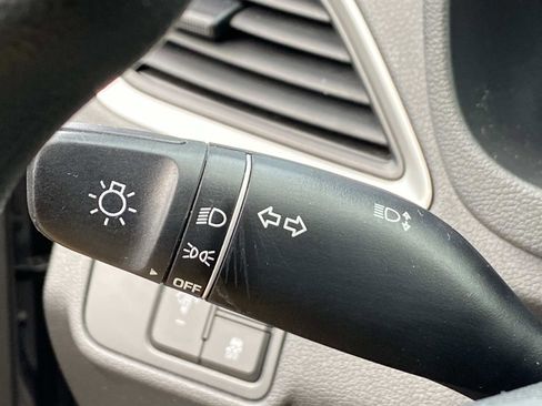 Used 2021 Hyundai Accent SE FWD image 16