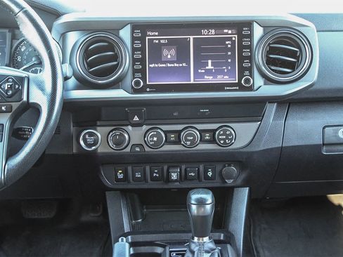 Used 2020 Toyota Tacoma SR5 image 13