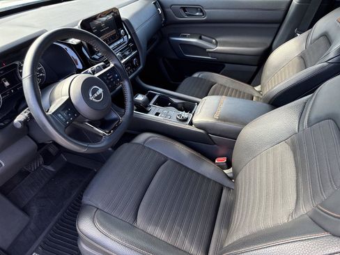 Used 2025 Nissan Pathfinder Rock Creek AWD/4WD image 9
