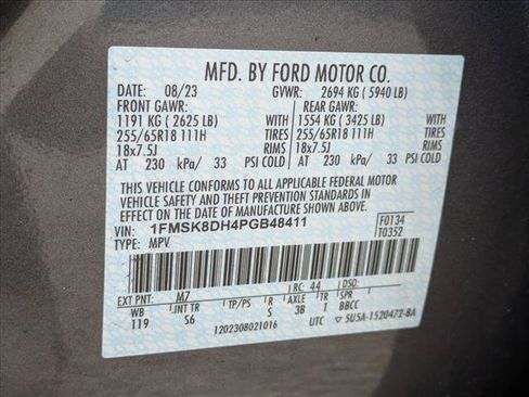 Used 2023 Ford Explorer XLT w/ Equipment Group 202A AWD/4WD image 14
