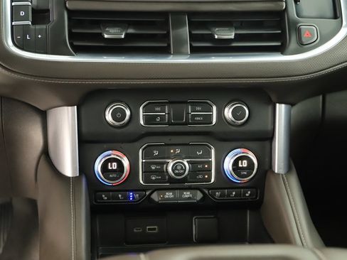 Used 2021 GMC Yukon SLT w/ SLT Luxury Plus Package AWD/4WD image 20