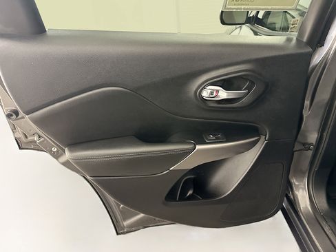 Used 2022 Jeep Cherokee Latitude Lux image 26