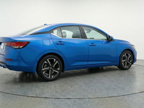 Used 2025 Nissan Sentra SV FWD image 9