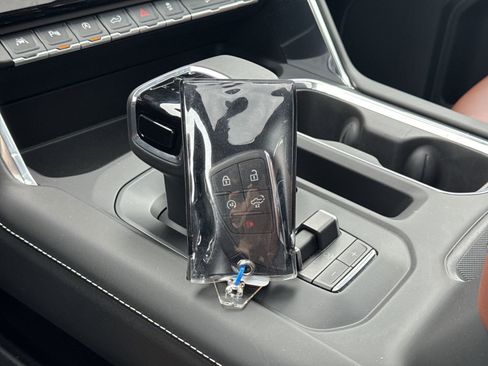 Used 2025 GMC Sierra 1500 Denali Ultimate image 36