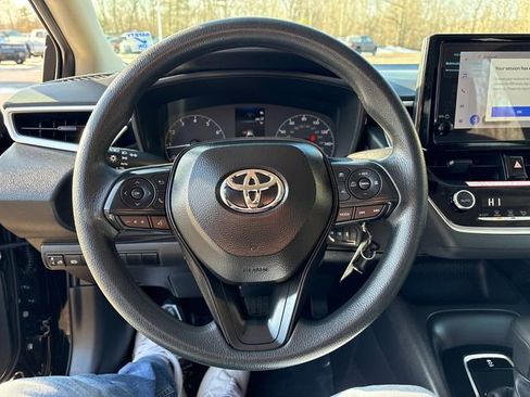 Certified 2025 Toyota Corolla LE image 29