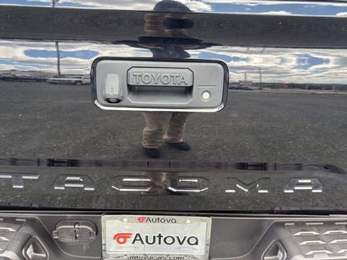 Used 2023 Toyota Tacoma Limited AWD/4WD image 12