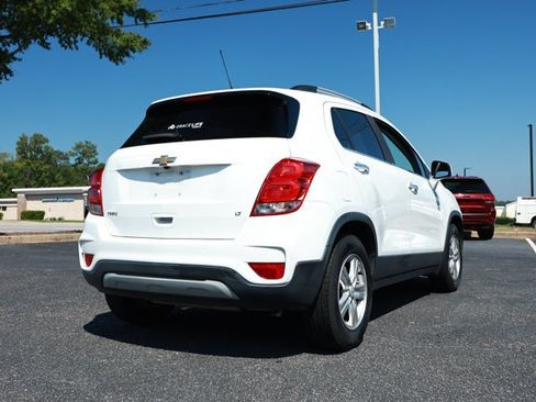 Used 2018 Chevrolet Trax LT w/ LT Convenience Package FWD image 6