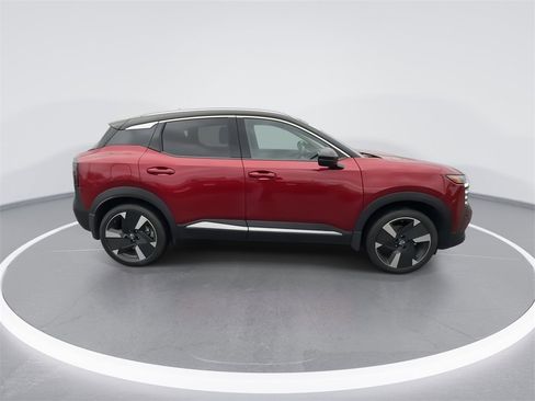 Used 2025 Nissan Kicks SR w/ SR Premium Package image 9