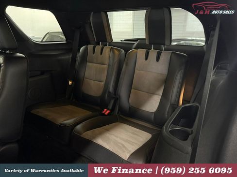 Used 2017 Ford Explorer XLT w/ Equipment Group 202A AWD/4WD image 35
