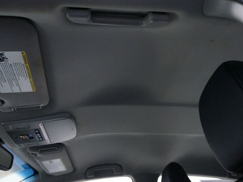 Used 2020 Toyota Camry XLE image 23