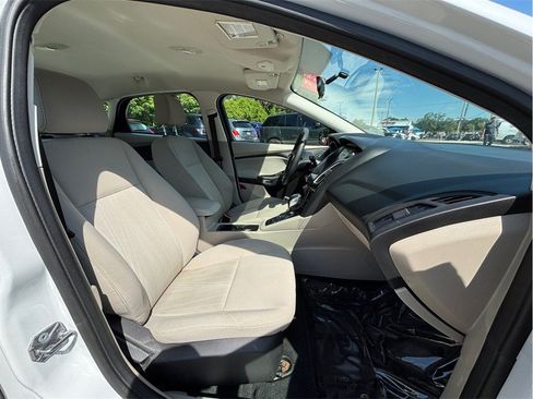 Used 2015 Ford Focus SE FWD image 31