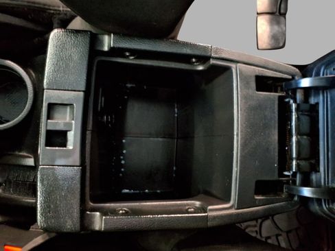 Used 2018 Jeep Wrangler Unlimited Sport S image 10