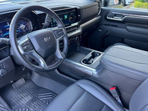 Used 2025 Chevrolet Silverado 2500 LTZ w/ LTZ Plus Package image 10