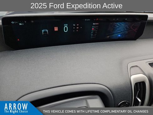 Used 2025 Ford Expedition Active AWD/4WD image 26
