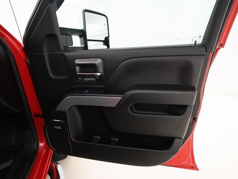 Used 2018 Chevrolet Silverado 2500 LTZ w/ LTZ Plus Package image 21