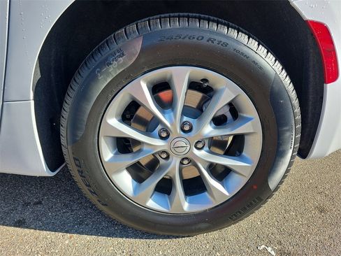 New 2026 Chrysler Pacifica Select image 34