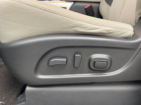 Used 2024 Nissan Titan SV w/ SV Convenience Package AWD/4WD image 13