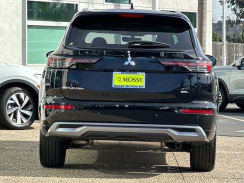 New 2026 Mitsubishi Outlander SEL image 5