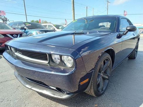 Used 2014 Dodge Challenger SXT w/ Sport Appearance Package image 2