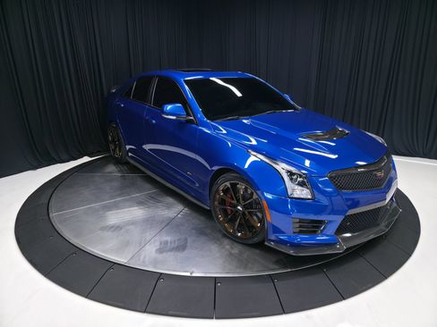 Used 2018 Cadillac ATS V w/ Luxury Package RWD image 17