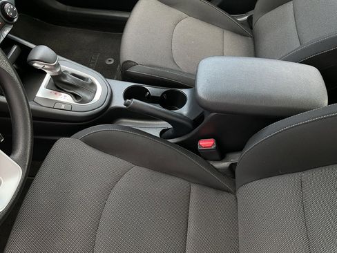 Used 2024 Kia Forte LXS w/ LXS Technology Package image 32