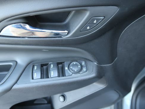 Used 2024 Chevrolet Equinox LT AWD/4WD image 18