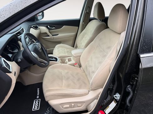 Used 2016 Nissan Rogue SV image 10