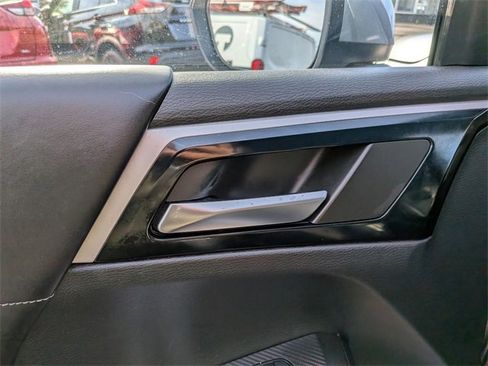 Used 2022 Mitsubishi Outlander SE image 12