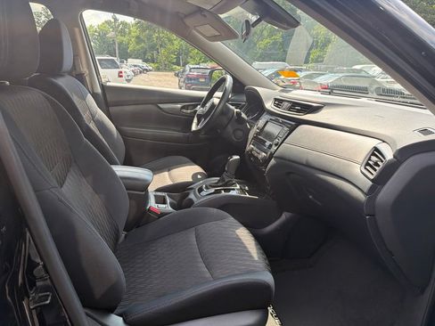 Used 2019 Nissan Rogue SV w/ Premium Package AWD/4WD image 5