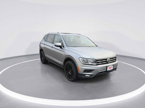 Used 2021 Volkswagen Tiguan SEL image 2